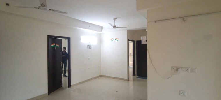 Room, amrapali-crystal-homes 3 Bedroom 1375 Sq.Ft. Apartment In Sector 76 Noida 10033015