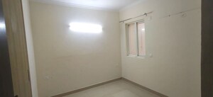 Room in 3 BHK Apartment at Amrapali Crystal Homes, Sector 76 – for Rent