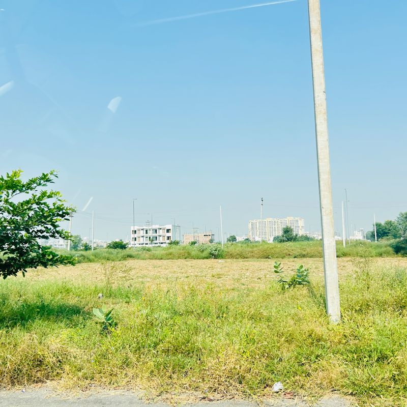 Plot For Sale in Sector 27