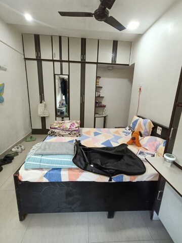 Bedroom in 3.5 BHK Apartment at Vineet Towers, Andheri West – for Rent