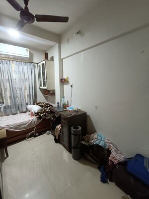 Living Room in 3.5 BHK Apartment at Vineet Towers, Andheri West – for Rent