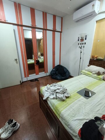 Master Bedroom in 3.5 BHK Apartment at Vineet Towers, Andheri West – for Rent