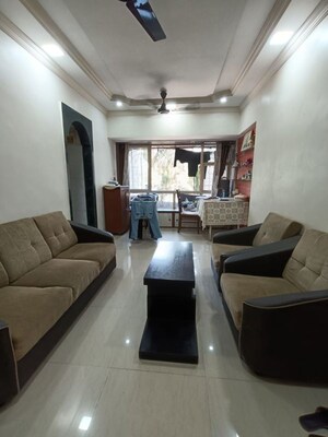 Living Room in 3.5 BHK Apartment at Vineet Towers, Andheri West – for Rent