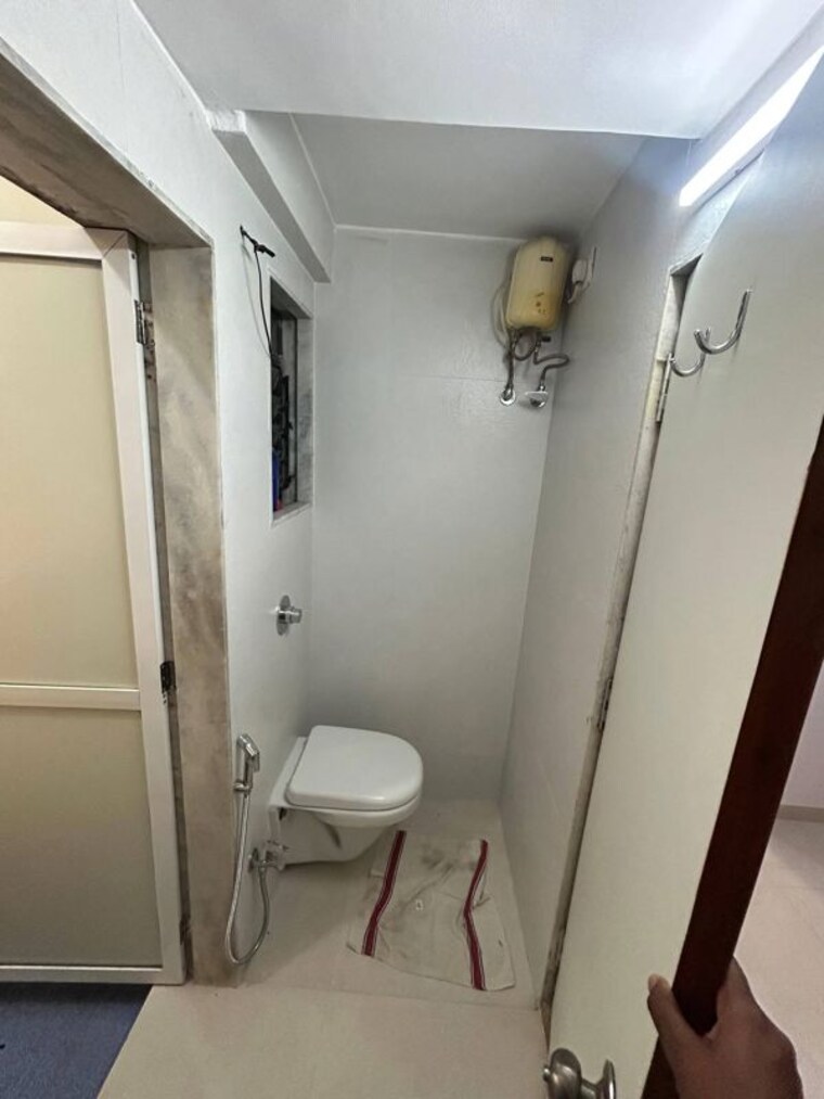 Bathroom, dhokali 3 Bedroom 1200 Sq.Ft. Apartment In Dhokali Thane 10033086