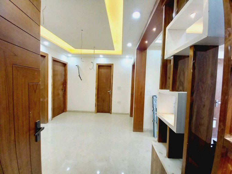 Room, bptp-district 3 Bedroom 150 Sq.Yd. Builder Floor In Sector 81 Faridabad 10032988