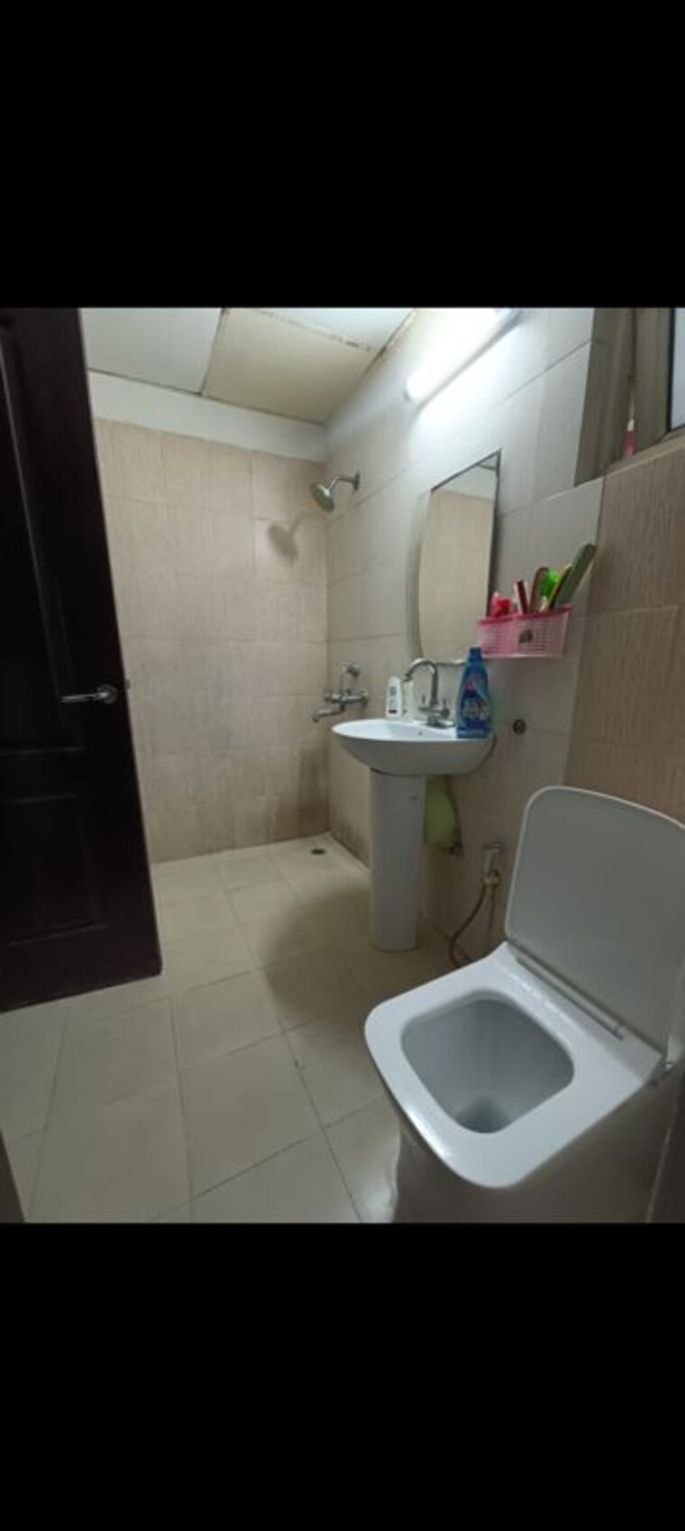 Bathroom, paramount-symphony 2 Bedroom 797 Sq.Ft. Apartment In Sain Vihar Ghaziabad 10033065
