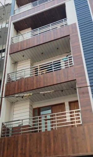 3 BHK Builder Floor For Sale in Lal Kuan