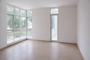 Room in 3 BHK Builder Floor at Lal Kuan – for Sale