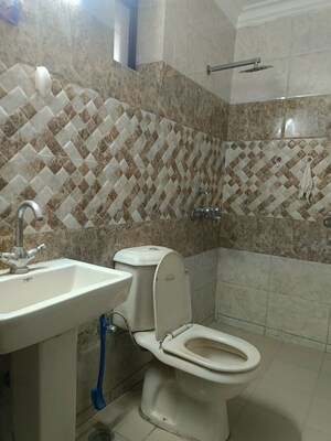 Bathroom in 3 BHK Builder Floor at SS The Lilac, Sector 49 – for Rent