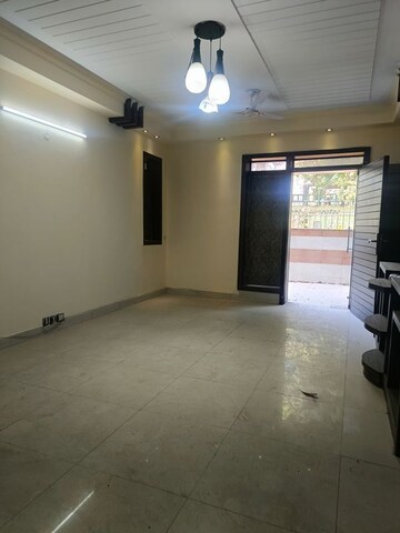 Room in 3 BHK Builder Floor at SS The Lilac, Sector 49 – for Rent