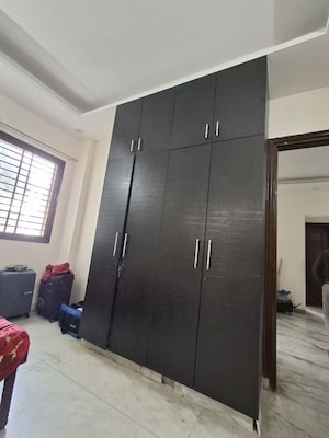 Building Lobby in 1 RK Builder Floor at Sector 23 – for Rent