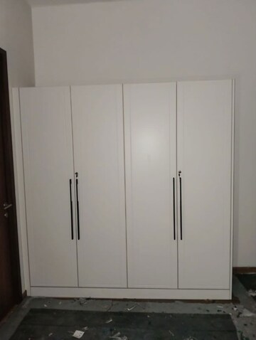 Furnished Amenities in 4 BHK Apartment at Kalpataru Vista, Sector 128 – for Rent