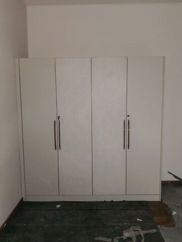 Room in 4 BHK Apartment at Kalpataru Vista, Sector 128 – for Rent