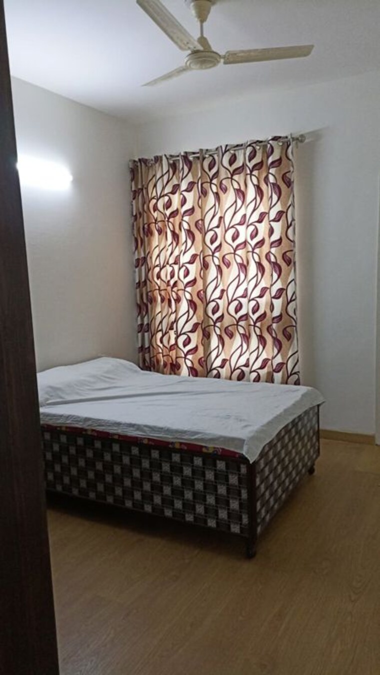 Bedroom, emaar-palm-gardens 3.5 Bedroom 1900 Sq.Ft. Apartment In Sector 83 Gurgaon 10032780