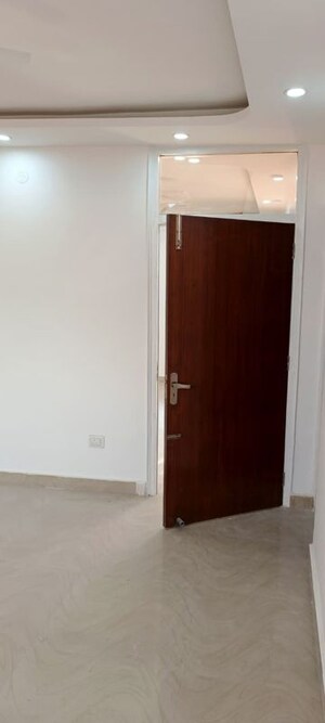 Room in 3 BHK Builder Floor at Mehrauli – for Sale