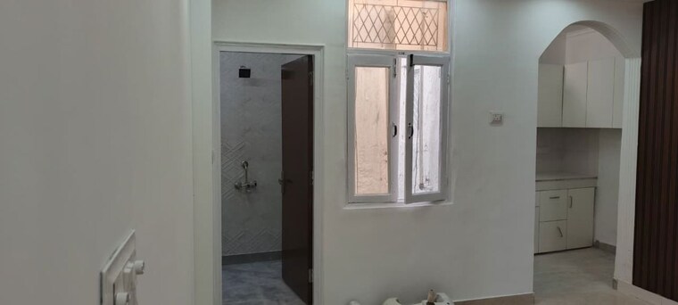 Room, mehrauli 3 Bedroom 125 Sq.Yd. Builder Floor In Mehrauli Delhi 10033356