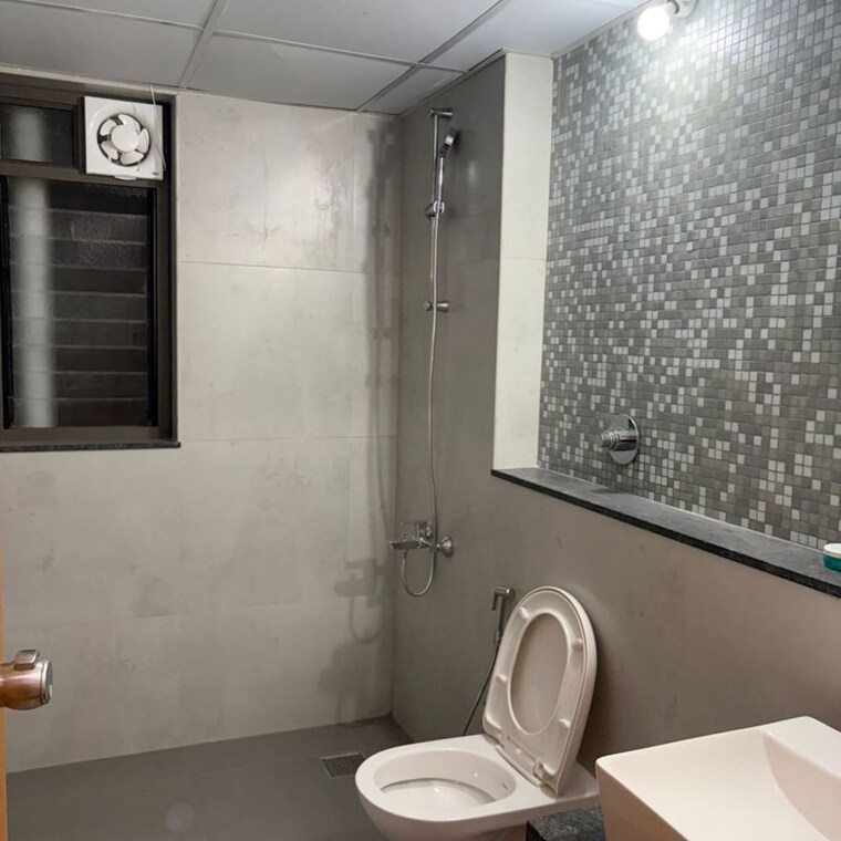 Bathroom, sobha-hrc-pristine 3 Bedroom 1802 Sq.Ft. Apartment In Amrutahalli Bangalore 10033403