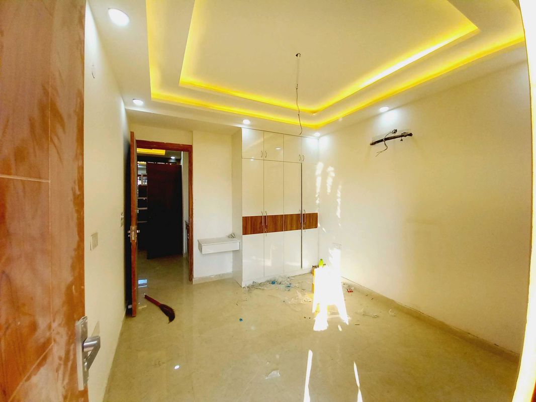 3 BHK + Pooja Room,Servant Room 150 Sq.Yd. Builder Floor in BPTP District Faridabad