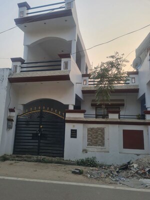 3 BHK Independent House For Sale in Jankipuram Extension