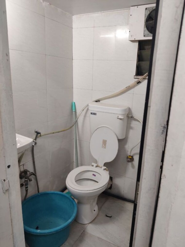 Washroom, chembur Commercial Office Space 780 Sq.Ft. In Chembur Mumbai 10033379