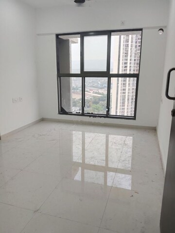 Room in 3 BHK Apartment at Kalpataru Magnus, Bandra East – for Rent