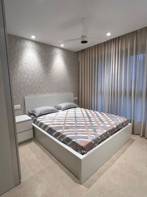 Master Bedroom in 2 BHK Apartment at Hiranandani Highland, Powai – for Rent