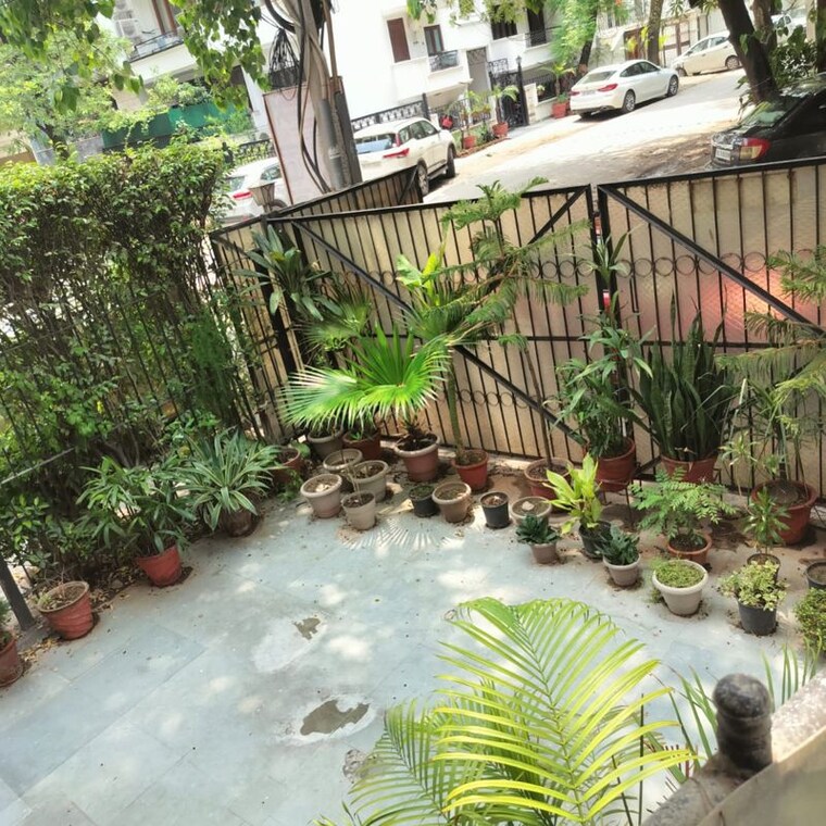 Balcony, sector 12 3 Bedroom 29 Sq.Mt. Apartment In Sector 12 Noida 10033444