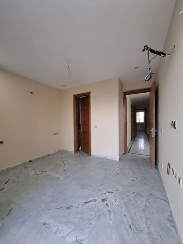 Room in 3 BHK Builder Floor at Chittaranjan Park – for Sale