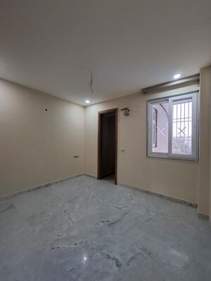 Room in 3 BHK Builder Floor at Chittaranjan Park – for Sale