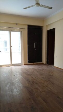 2 BHK + Extra Room Apartment For Sale in Amrapali Golf Homes