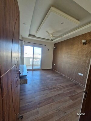 Room in 3 BHK Apartment at Capital Heights Niranjanpur, Gms Road – for Rent