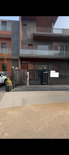 4 BHK + Extra Room Independent House For Sale in Aerocity