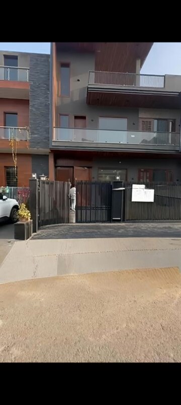 4 BHK Independent House For Sale in Aerocity