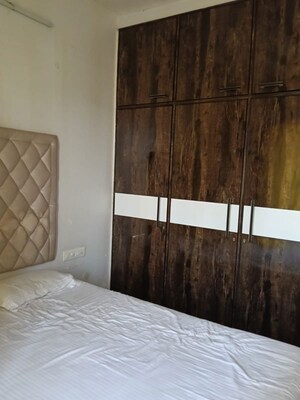 Bedroom in 3 BHK Apartment at Santacruz West – for Rent