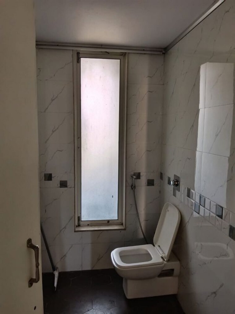 Washroom, santacruz west 3 Bedroom 1100 Sq.Ft. Apartment In Santacruz West Mumbai 10033497