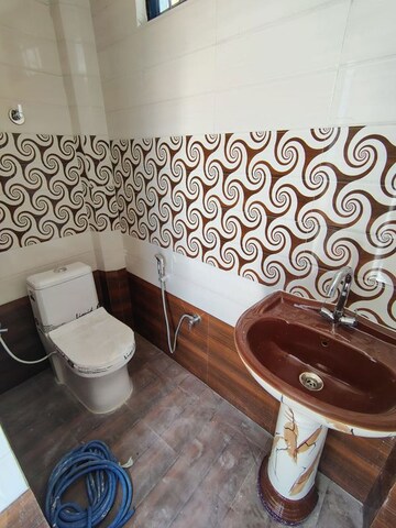 Master Bedroom in 3 BHK Builder Floor at Mahadev Engineers Enclave, Kanwali – for Rent