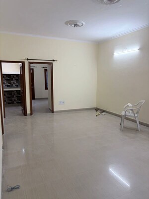 Room in 4 BHK Builder Floor at Sas Nagar – for Rent