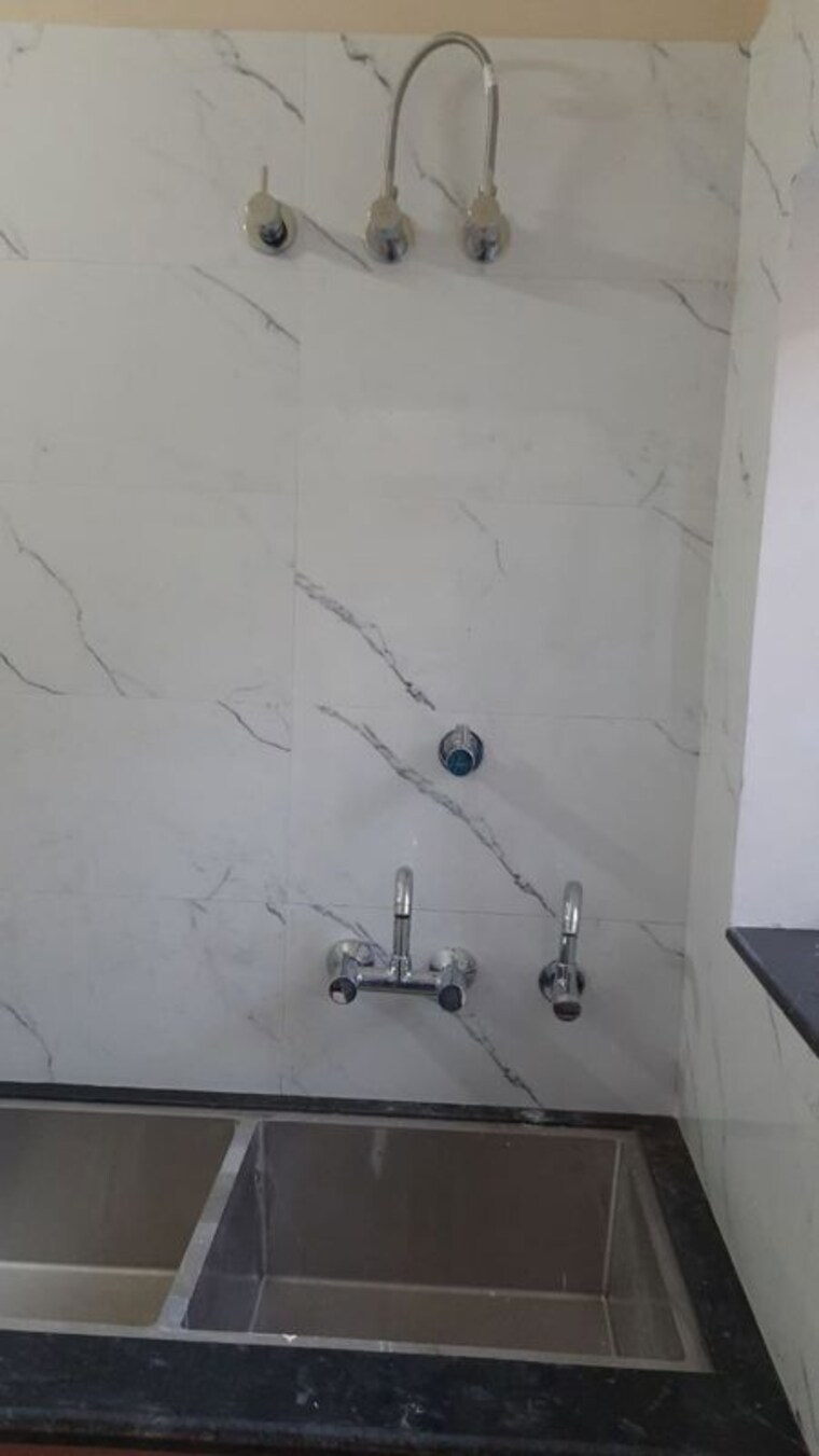 Bathroom, mohit nagar 2 Bedroom 1800 Sq.Ft. Builder Floor In Mohit Nagar Dehradun 10033552