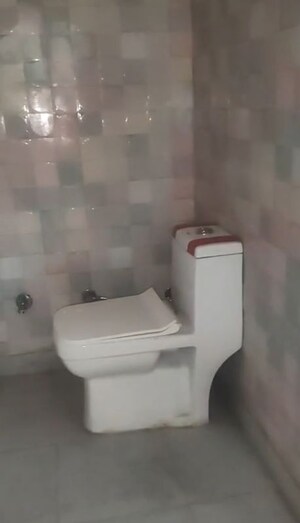 Bathroom in 2 BHK Builder Floor at Khushhalpur – for Rent
