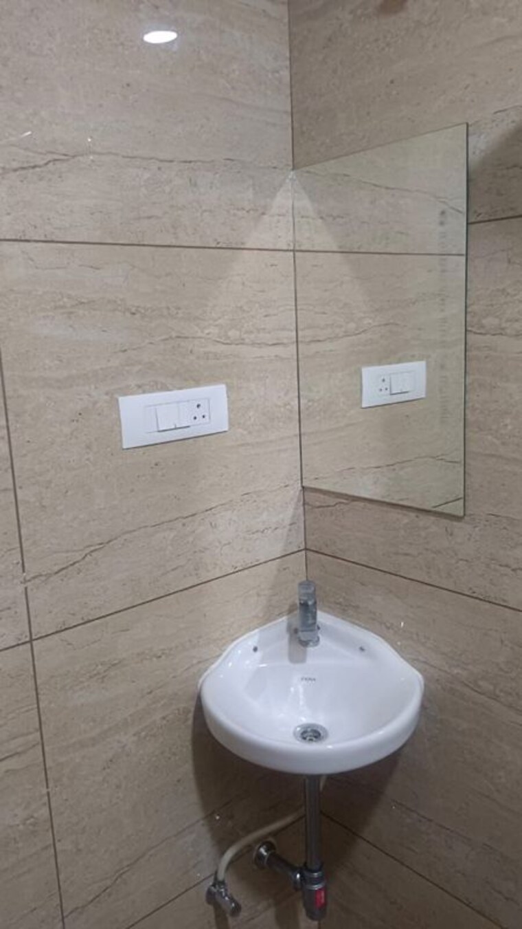 Bathroom, chandak-34-park-estate 1 Bedroom 390 Sq.Ft. Apartment In Goregaon West Mumbai 10033582