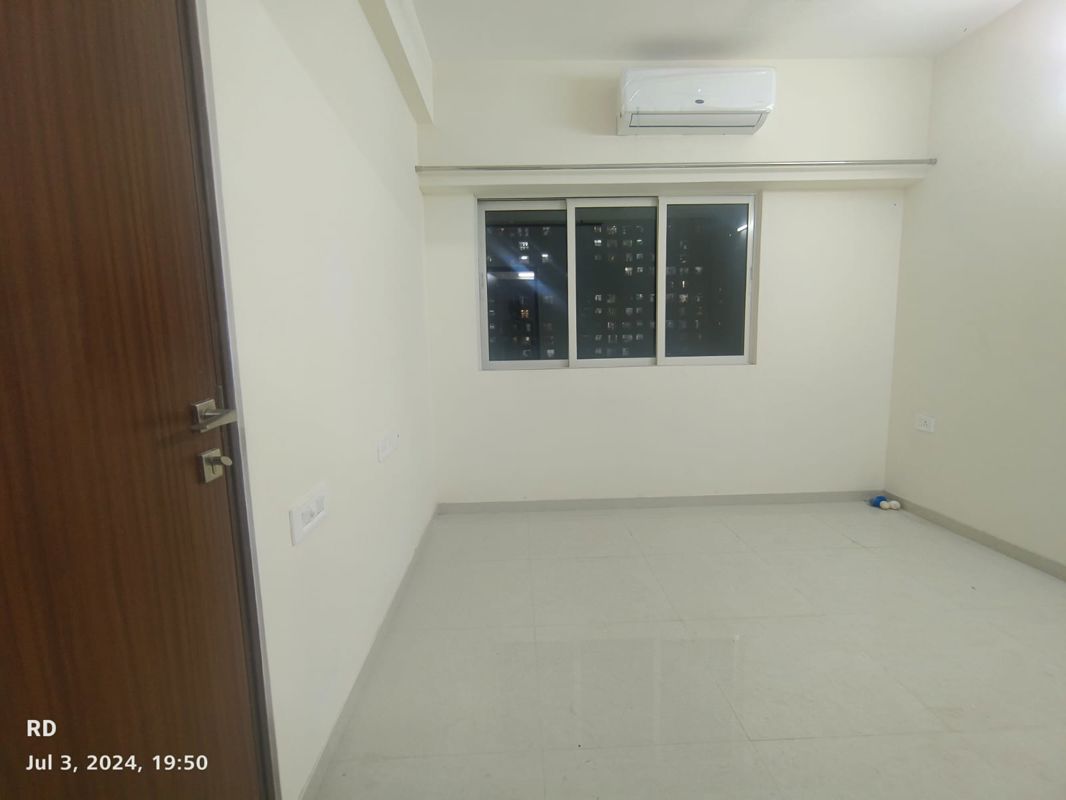 2 BHK + Store Room Apartment For Rent in Omkar Signet