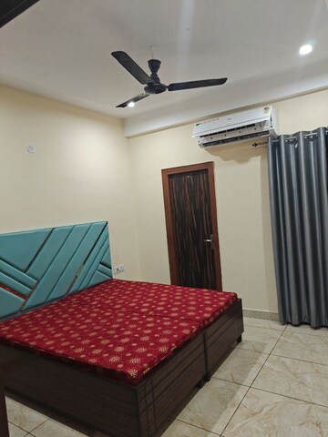 Bedroom in 3 BHK Apartment at Aerocity – for Rent