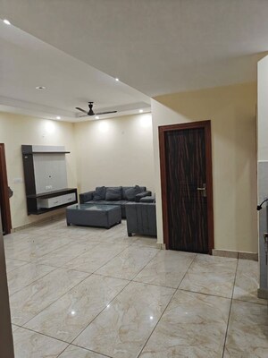 Room in 3 BHK Apartment at Aerocity – for Rent