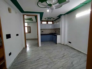 Room in 3 BHK Builder Floor at Chattarpur – for Rent