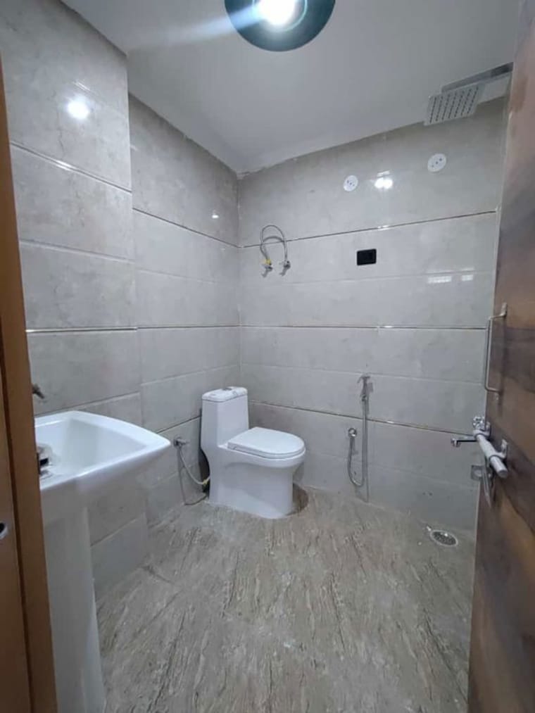 Bathroom, chattarpur 3 Bedroom 1260 Sq.Ft. Builder Floor In Chattarpur Delhi 10033702