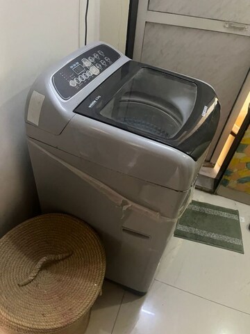 Team Area in 2 BHK Apartment at Debonair Apartments, Mahim West – for Rent