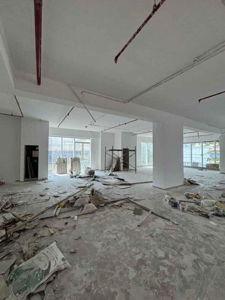  Parking, skyblu-72-corp Commercial Showroom 3000 Sq.Ft. In Sakinaka Mumbai 10033774