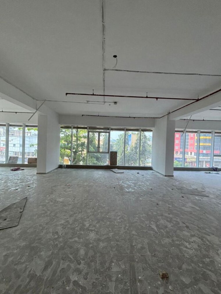  Parking, skyblu-72-corp Commercial Showroom 3000 Sq.Ft. In Sakinaka Mumbai 10033774