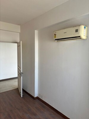 Room in 3.5 BHK Apartment at BPTP The Resort, Sector 75 – for Sale