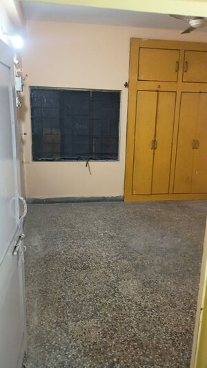 Room in 3 BHK Apartment at Arera Colony – for Rent